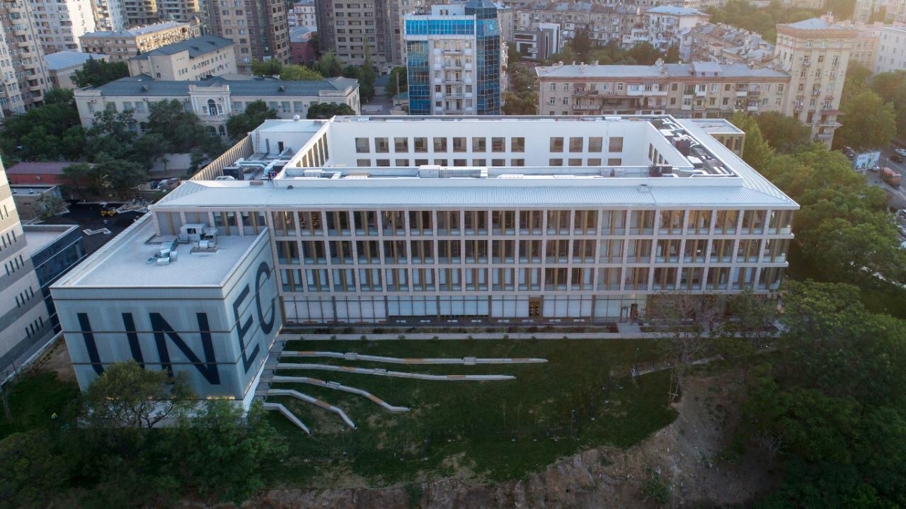 UNEC-də Süni İntellekt Mərkəzinin yaradılması üçün 2 milyon manatlıq müqavilə imzalandı